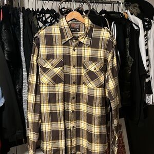 Mens XL South Pole Flannel. Like new condition excellent. 100% cotton